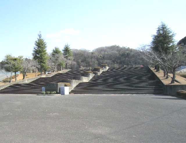 岡崎総合運動場（TEL:0564-46-2221）